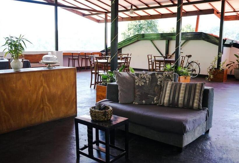 マウンテンビュースタンダードルーム, Cheliyan Viila Kandy