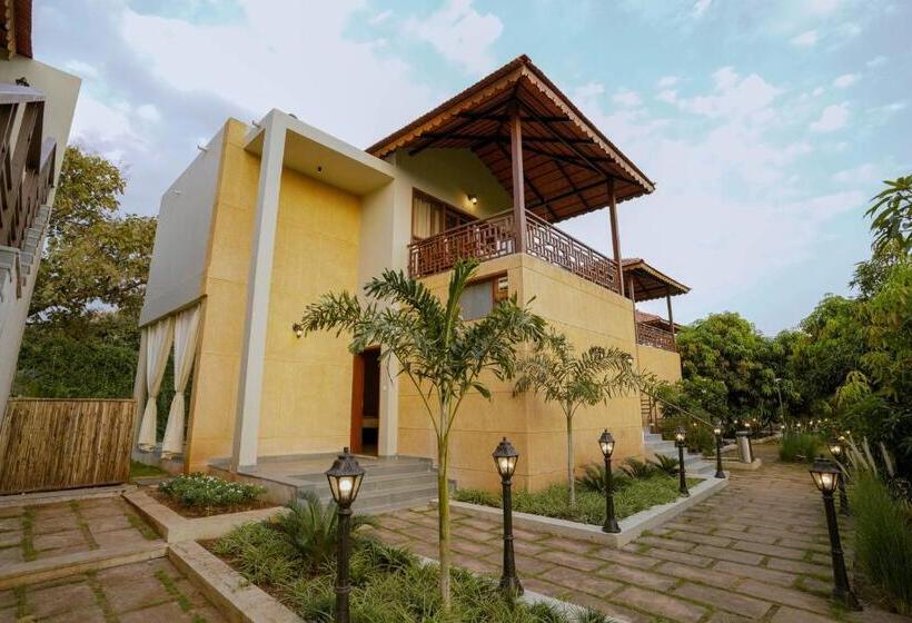 带阳台套房, The Vanveda Resort By Nirvana