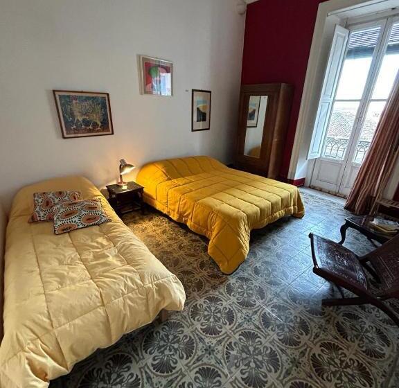 اتاق کلاسیک سه تخته, Casa Kalù