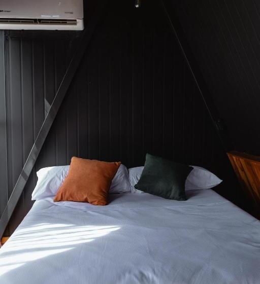 חדר דלוקס, Coyote