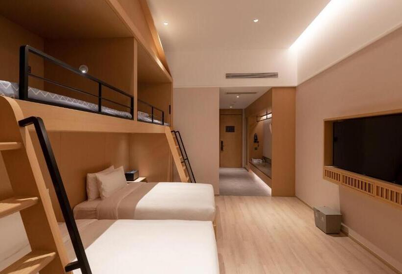 Семейный Номер, Hyakumangoku Onsen