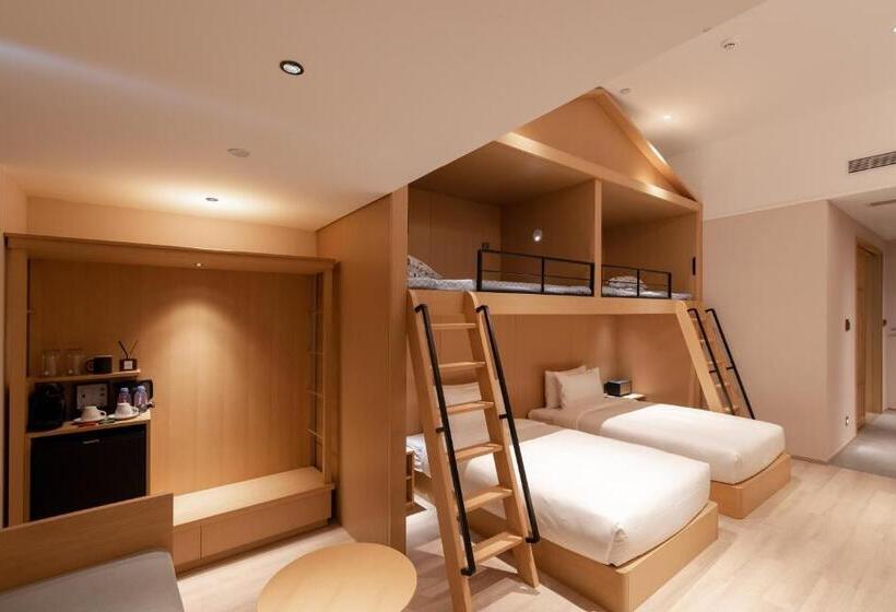 Семейный Номер, Hyakumangoku Onsen