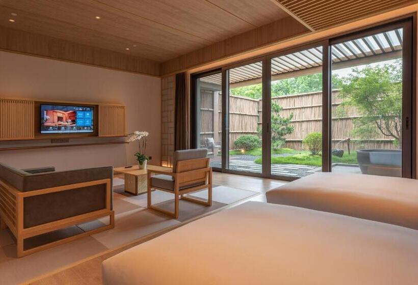 Номер Deluxe, Hyakumangoku Onsen