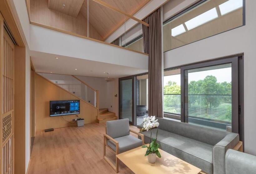 Номер Дюплекс, Hyakumangoku Onsen