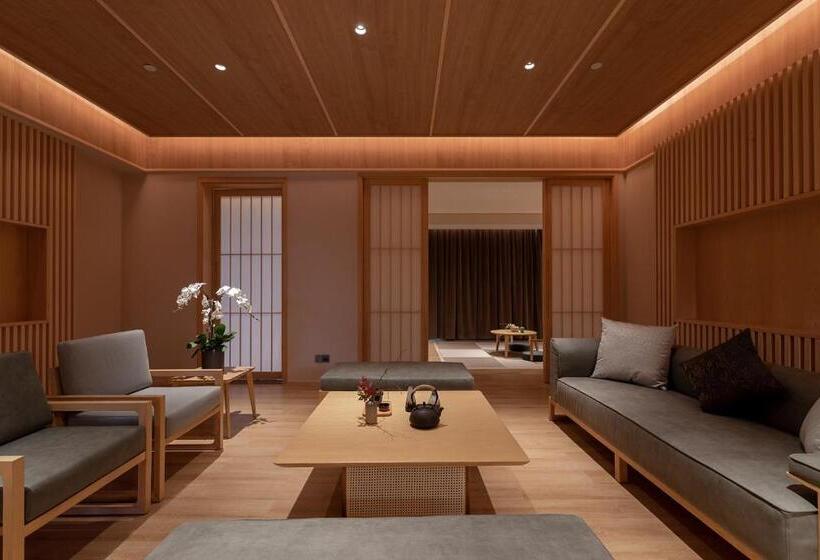 Люкс Премиум, Hyakumangoku Onsen