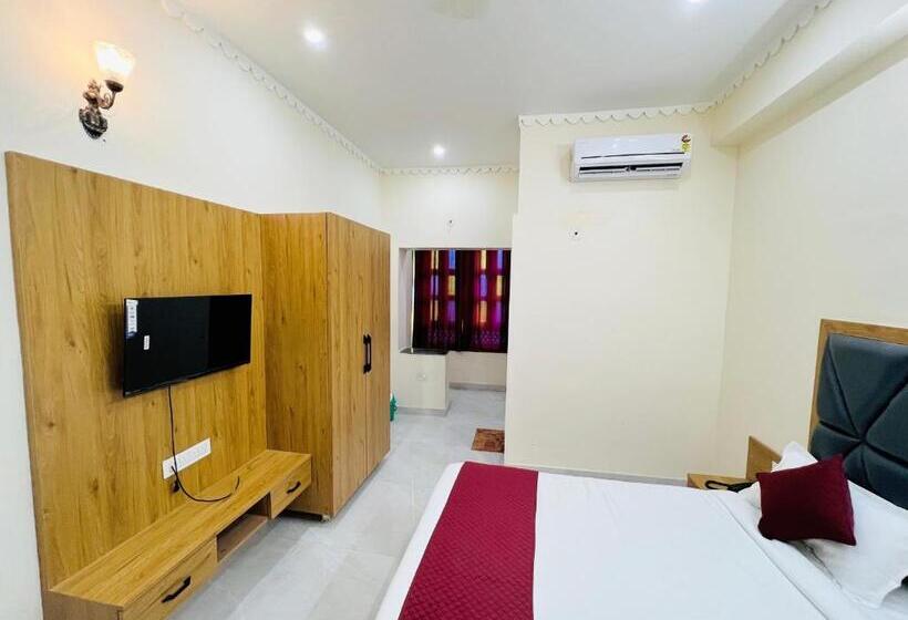 חדר דלוקס, Jai Hari Vilas