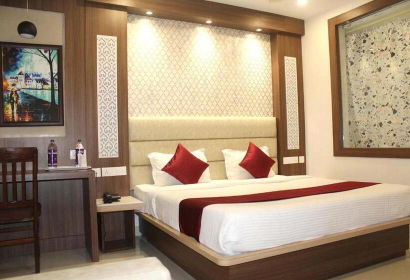 Deluxe Rum, Kuber Palace