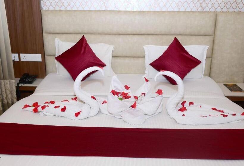 Deluxe Rum, Kuber Palace