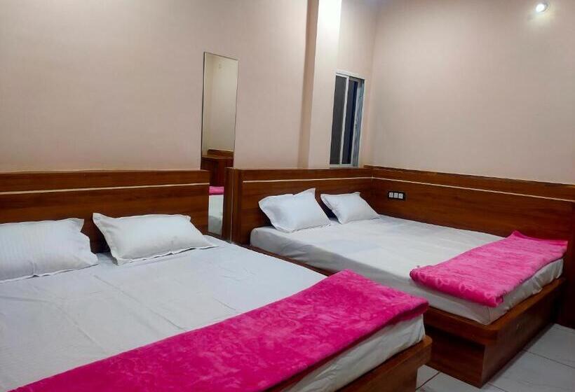 اتاق لوکس خانوادگی, Fabhotel Somnath