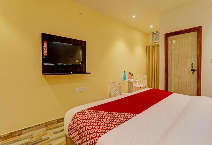 اتاق کلاسیک سه تخته, O Royal Regency Palace