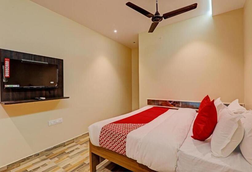 اتاق کلاسیک سه تخته, O Royal Regency Palace