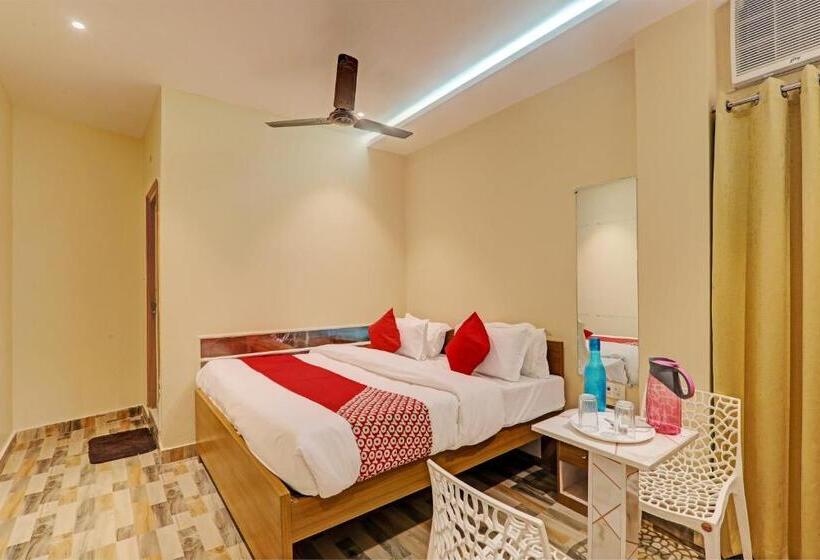 اتاق کلاسیک سه تخته, O Royal Regency Palace