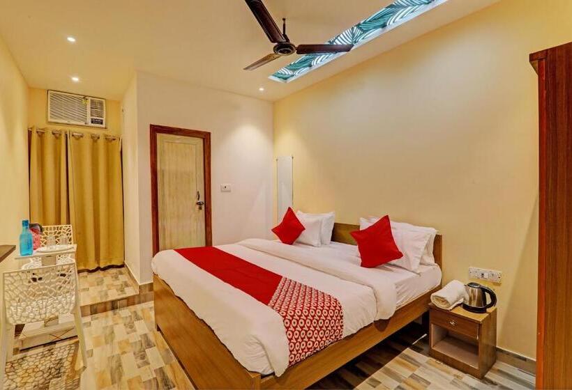 اتاق کلاسیک سه تخته, O Royal Regency Palace