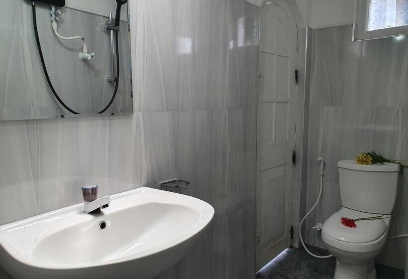 اتاق استاندارد, Ruchi House