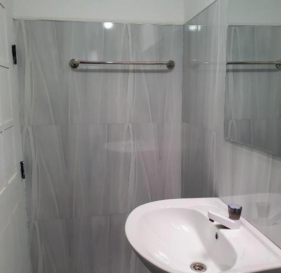 اتاق استاندارد, Ruchi House