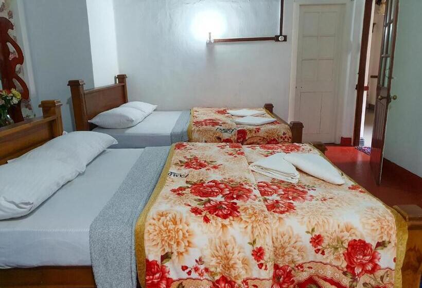 اتاق خانوادگی, Ruchi House