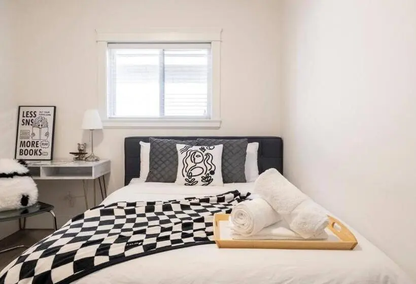 スタンダードルーム, Si & Daniel Home Near Yvr Airport & Skytrain Separate Entry Free Parking