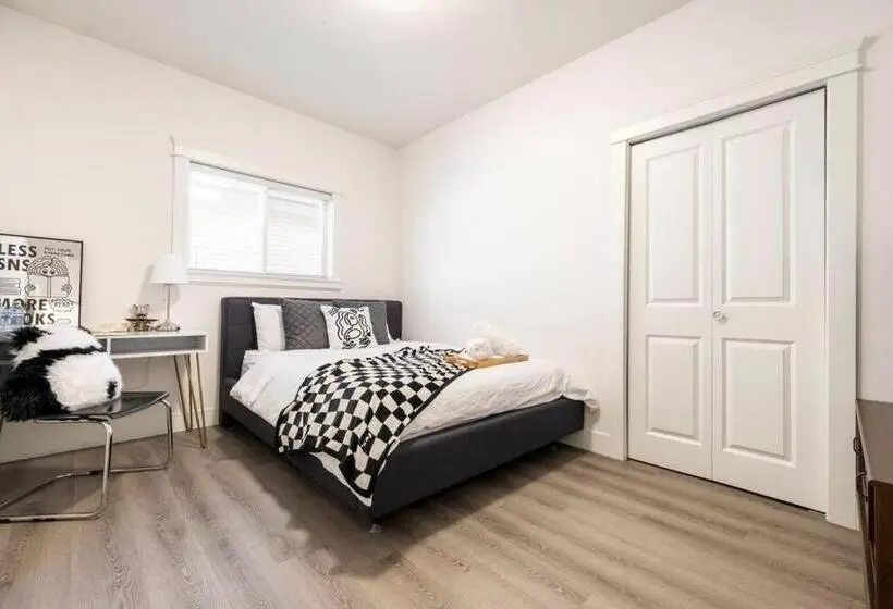 スタンダードルーム, Si & Daniel Home Near Yvr Airport & Skytrain Separate Entry Free Parking