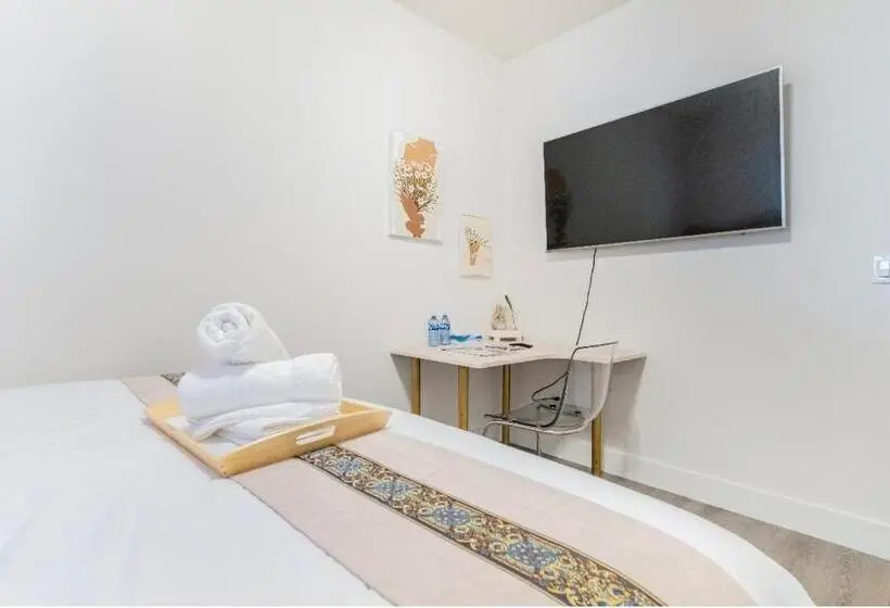 キングサイズベッドのスタンダードルーム, Si & Daniel Home Near Yvr Airport & Skytrain Separate Entry Free Parking