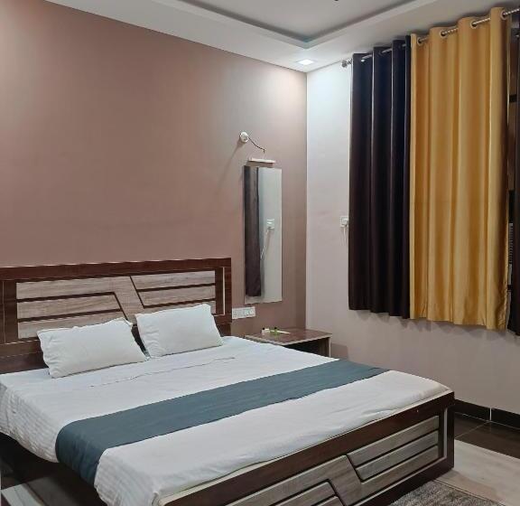 디럭스 룸, Celebration Green