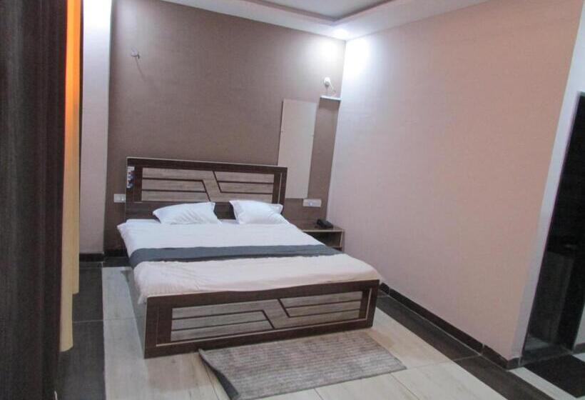 디럭스 룸, Celebration Green