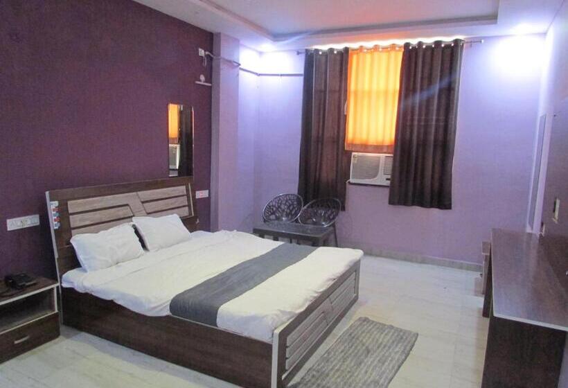 이그제큐티브 룸, Celebration Green