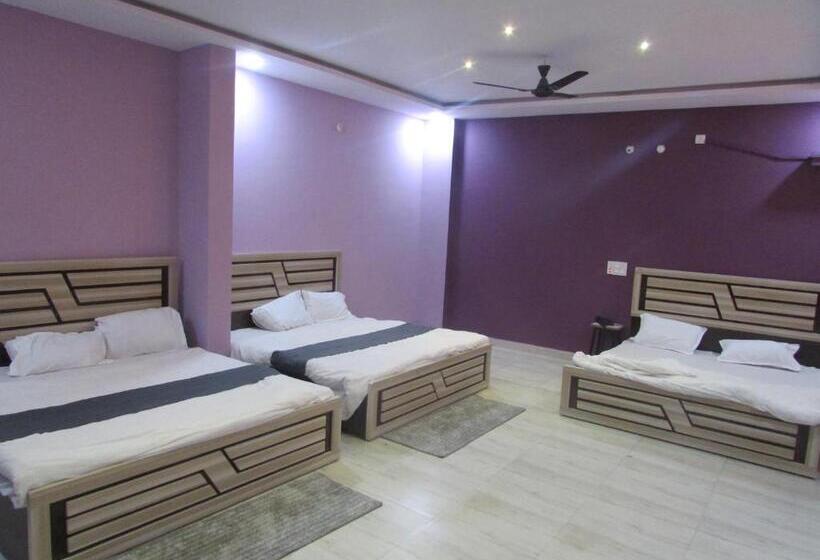 패밀리 룸, Celebration Green