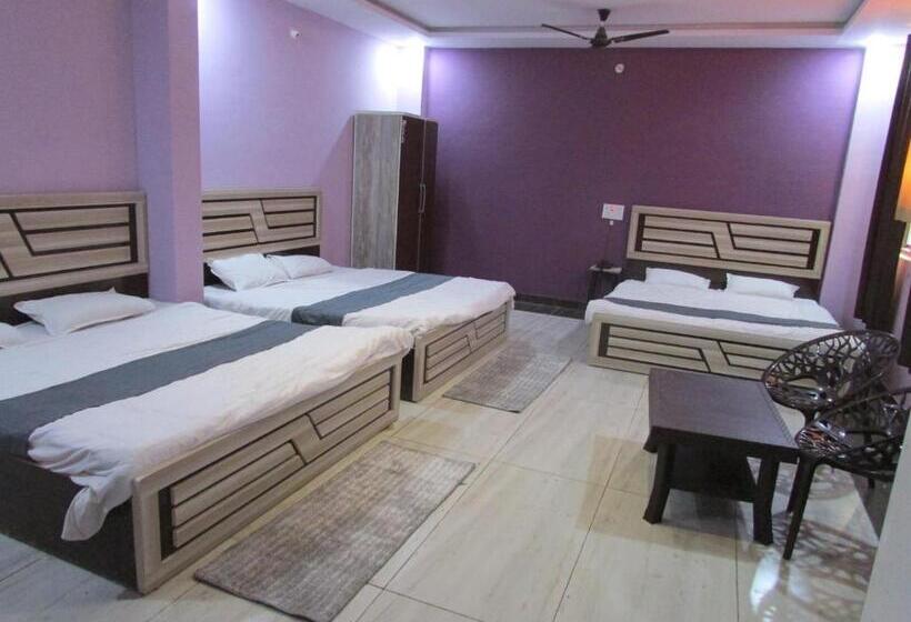 패밀리 룸, Celebration Green