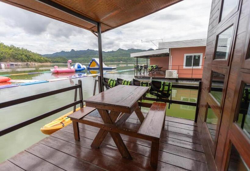 غرفة قياسية مطلّة علي البحيرة, เดอะวอเตอร์ปาร์ครีสอร์ท  The Water Park Resort