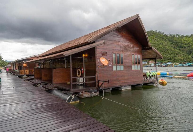 غرفة قياسية مطلّة علي البحيرة, เดอะวอเตอร์ปาร์ครีสอร์ท  The Water Park Resort