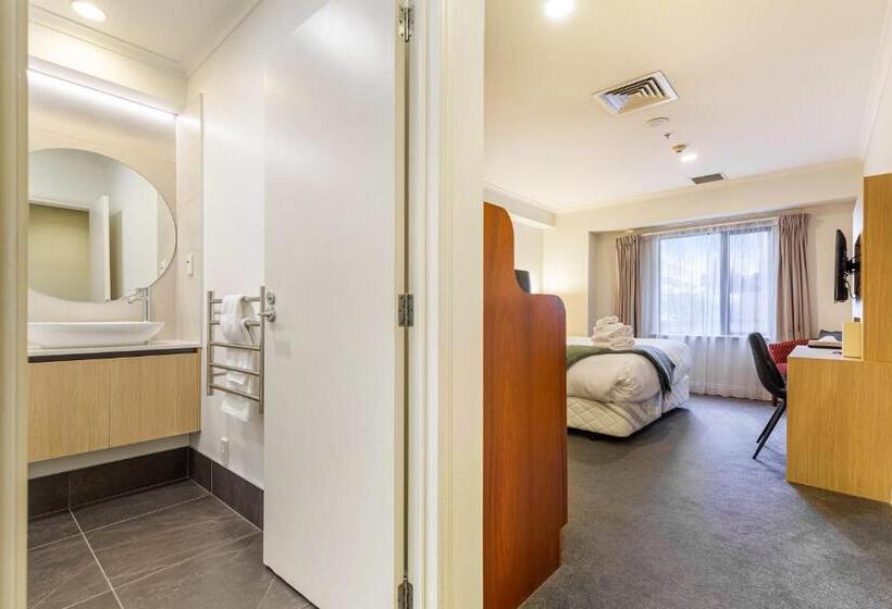 דירת חדר, Lovely Studio Room In Prime Location!