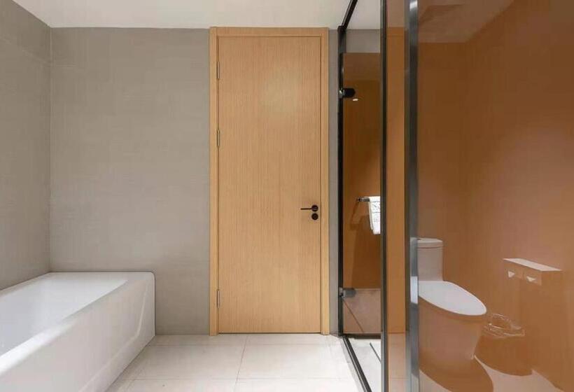 Номер Deluxe, Dingwang Hotel   Guangzhou High Speed Rail South Railway Station Chencun Metro Station