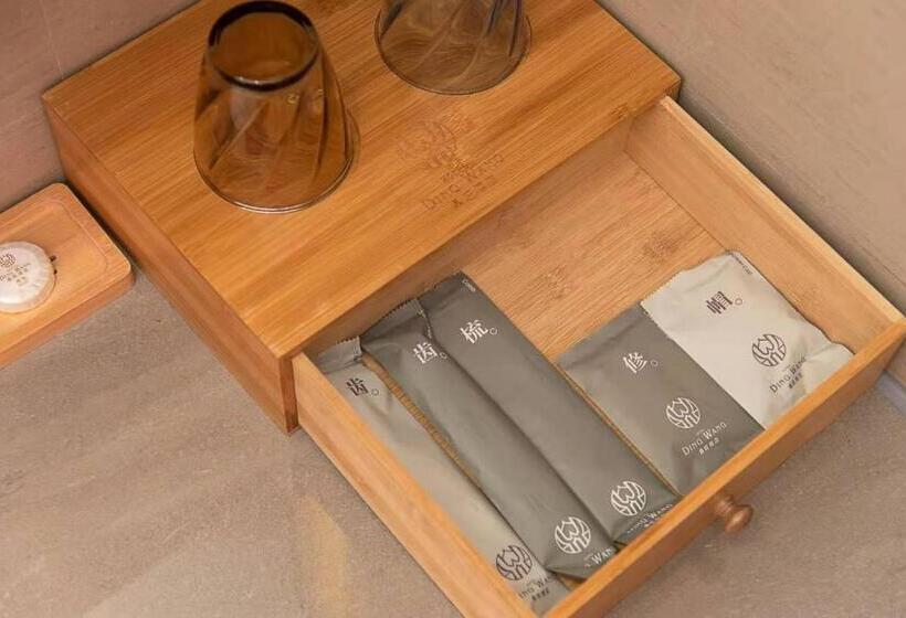 غرفة إدارية سرير كينج, Dingwang Hotel   Guangzhou High Speed Rail South Railway Station Chencun Metro Station