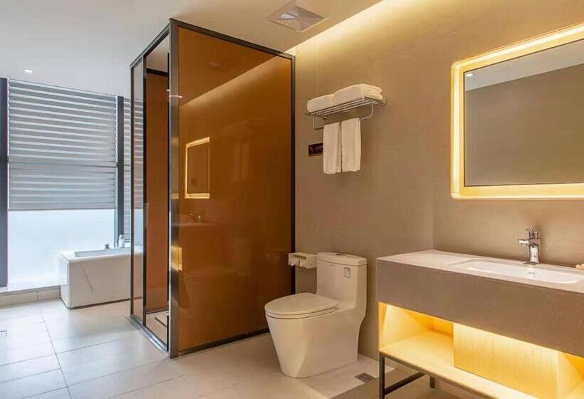 غرفة إدارية سرير كينج, Dingwang Hotel   Guangzhou High Speed Rail South Railway Station Chencun Metro Station