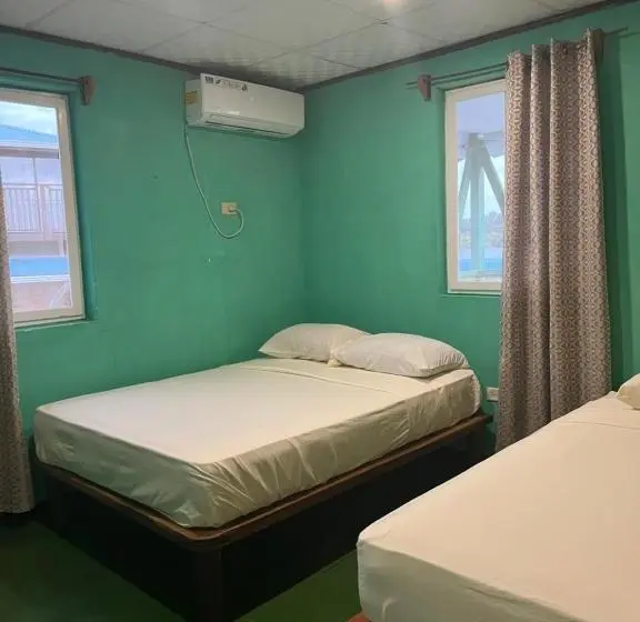 اتاق استاندارد سه نفره, Hostal Cay