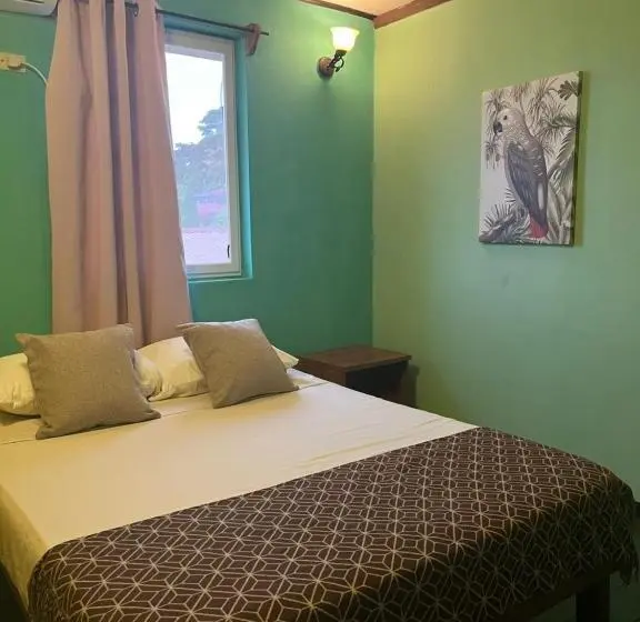 اتاق اکونومی, Hostal Cay