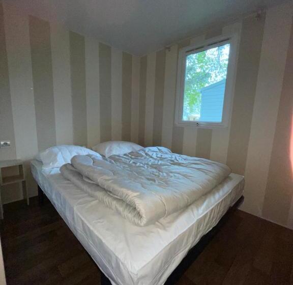 Семейное Бунгало, La Petite Maison C14   Hopla Bnb