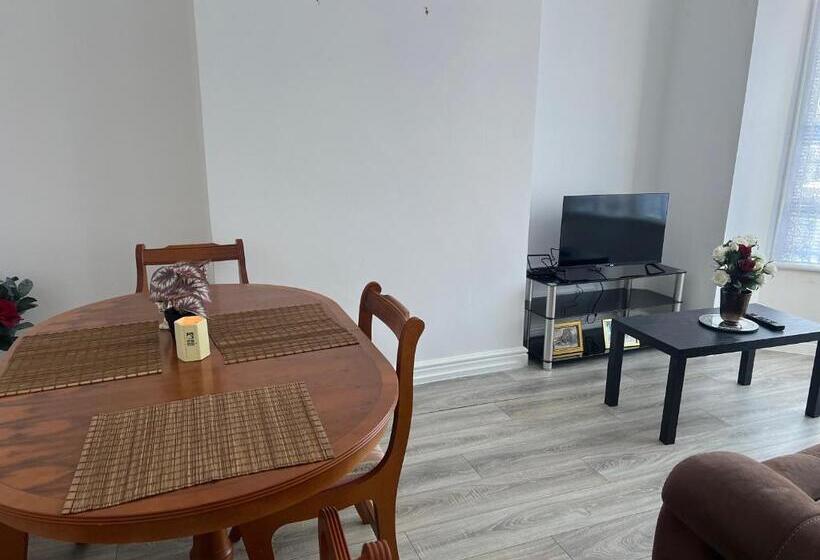 标准间, The Coral Guest House 1 Fratton Park Portsmouth