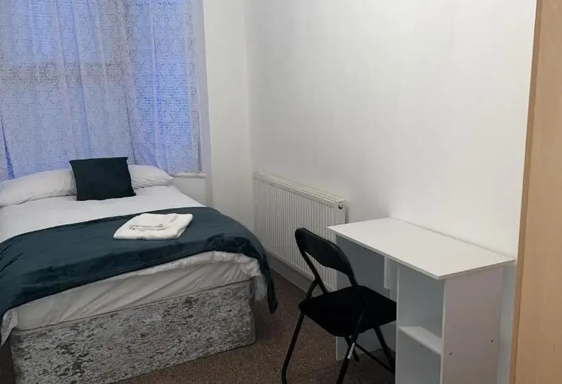エコノミールーム, The Coral Guest House 1 Fratton Park Portsmouth