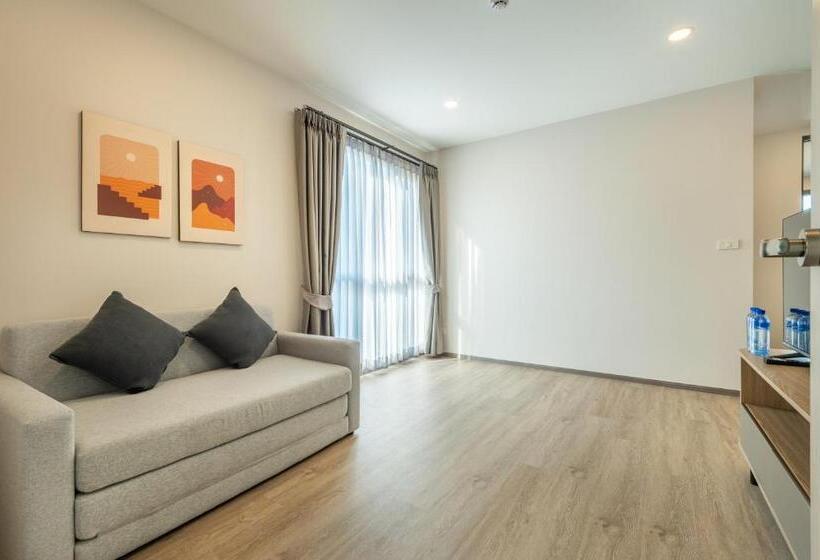 غرفة قياسية ثلاثية, Salaya One Hotel & Service Apartment