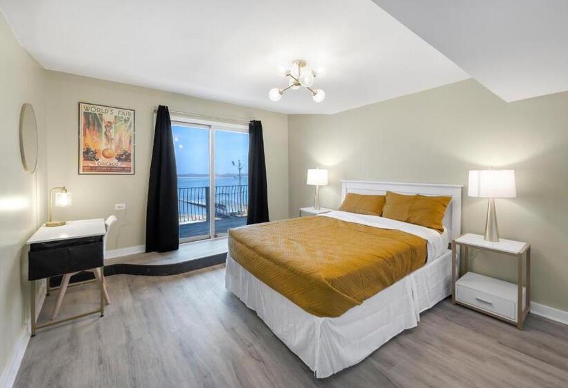 豪华海景房带阳台, Randolph