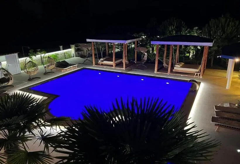 ویلای یک اتاق خوابه با استخر شنا, Villa 100 Palme