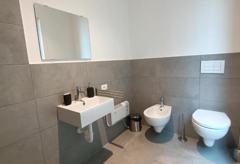 חדר סטנדרט לשלושה, Bed & Bike Hostel