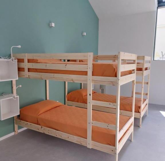 חדר סטנדרט לארבעה, Bed & Bike Hostel