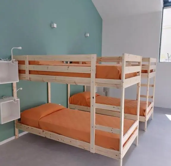 スタンダード4人部屋, Bed & Bike Hostel