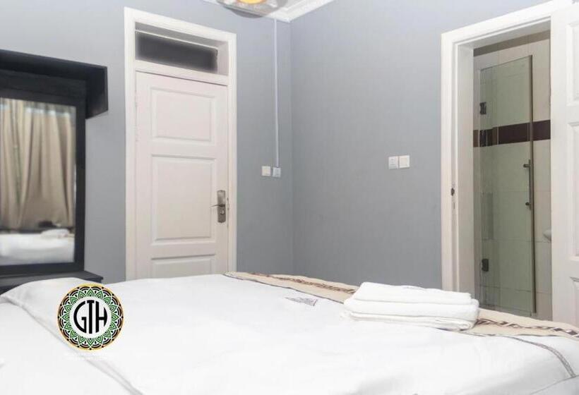 חדר סטנדרט, Gullivers Travel