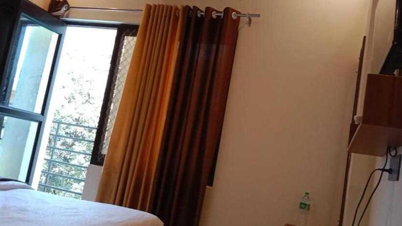 トリプルクラシックルーム, Oyo Flagship Ace Inn