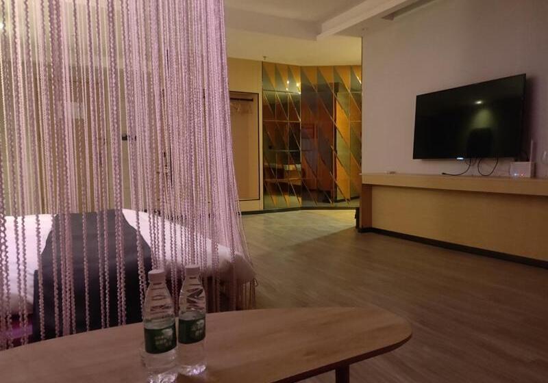 غرفة رومانسية, Thank Inn Plus Kashgar Shule 41st Caohu Town