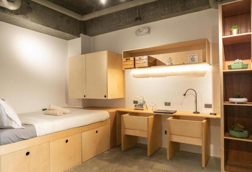 Familjestudio, Homebase Kapitolyo   Minimalist Serviced Apartments