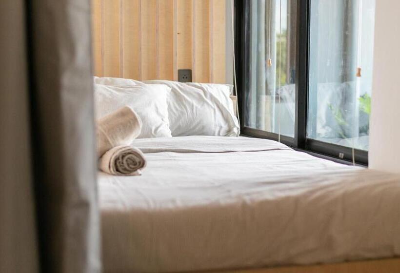 Deluxe Studio, Homebase Kapitolyo   Minimalist Serviced Apartments